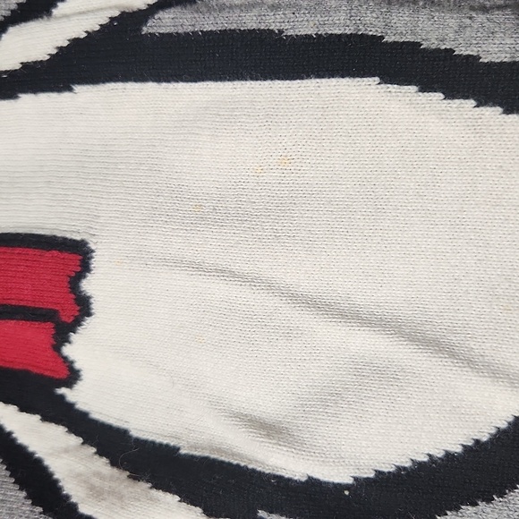 Penguin holiday sweater - Picture 6 of 6